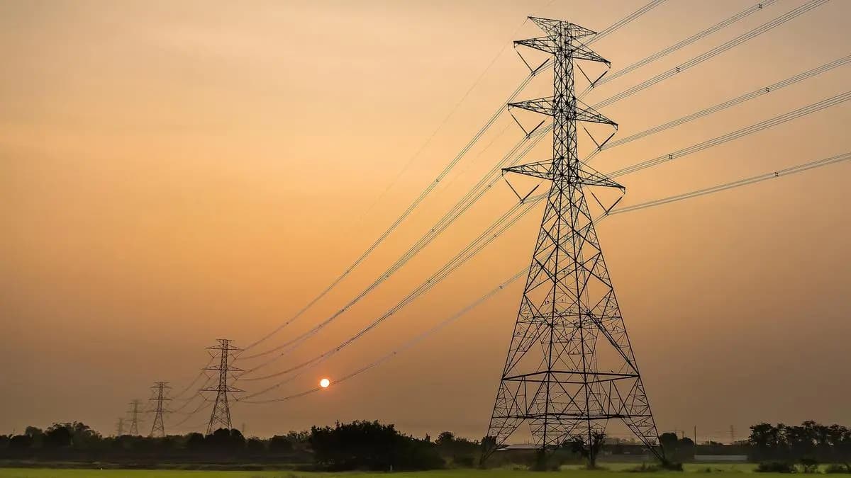 India's Renewable Energy Surge: A Strategic Analysis of Power Capacity Growth