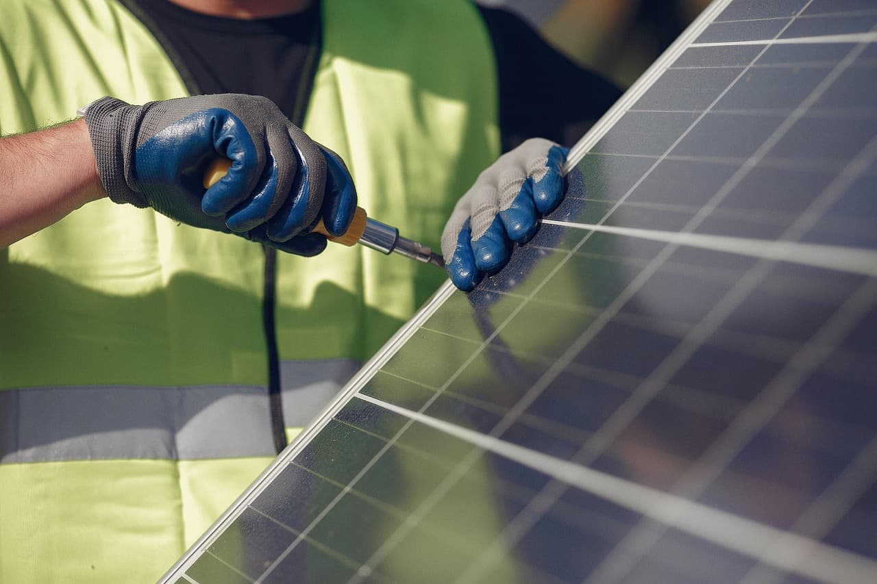 SolarSquare Surges: $60M Raise Signals India Rooftop Solar Boom 2026