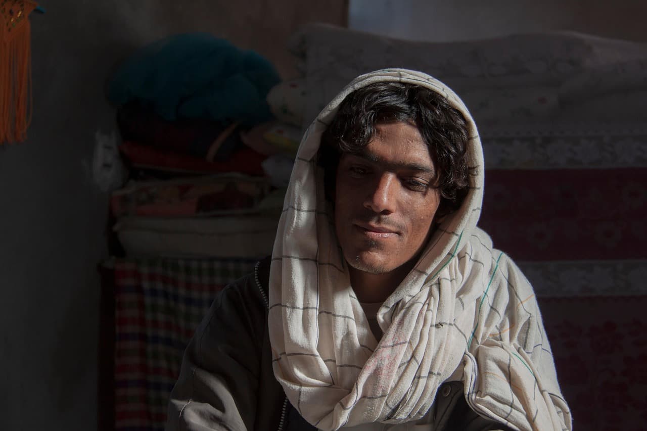 Bitcoin Miners Face Strategic Crossroads: AI Pivot or Financial Engineering